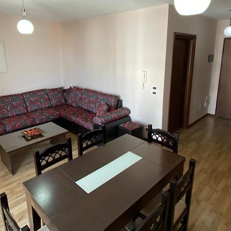 Ami Apartments Sarandë Esterno foto