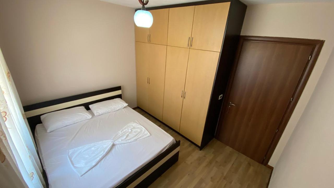 Ami Apartments Sarandë Esterno foto